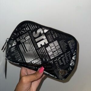 lululemon everywhere belt bag manifesto print NWT